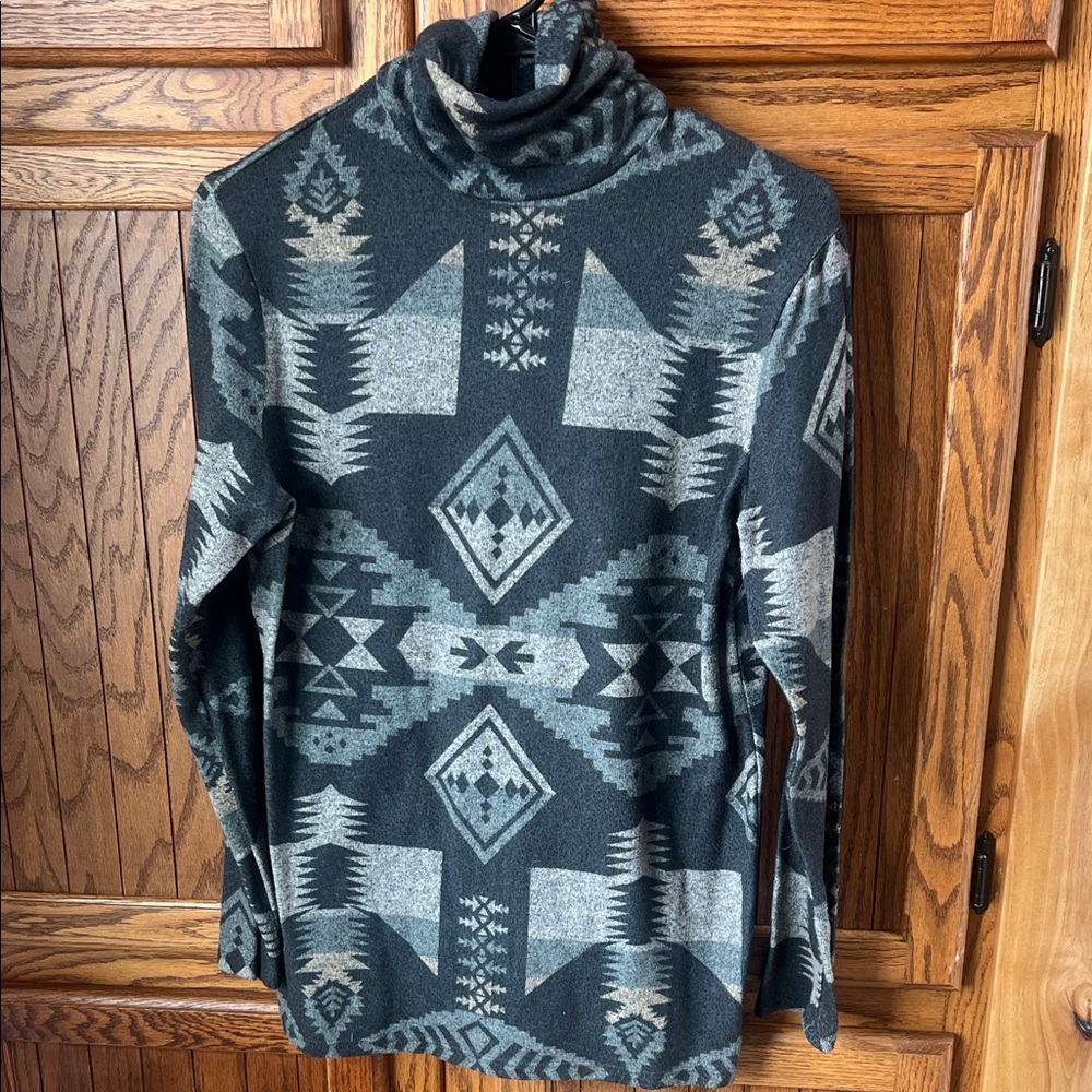 Tasha Polizzi Geometric Long Sleeve Top - Black and Gray